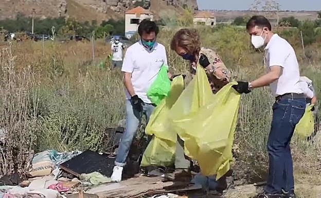 La Reina Sofía se moviliza contra la 'basuraleza'